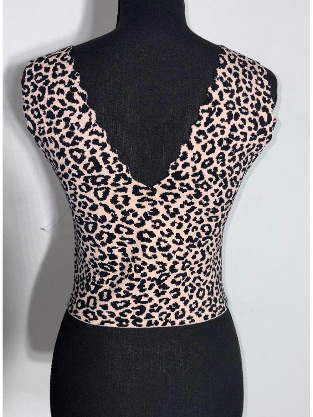 -Express- NWT Body Contour Top, Size S